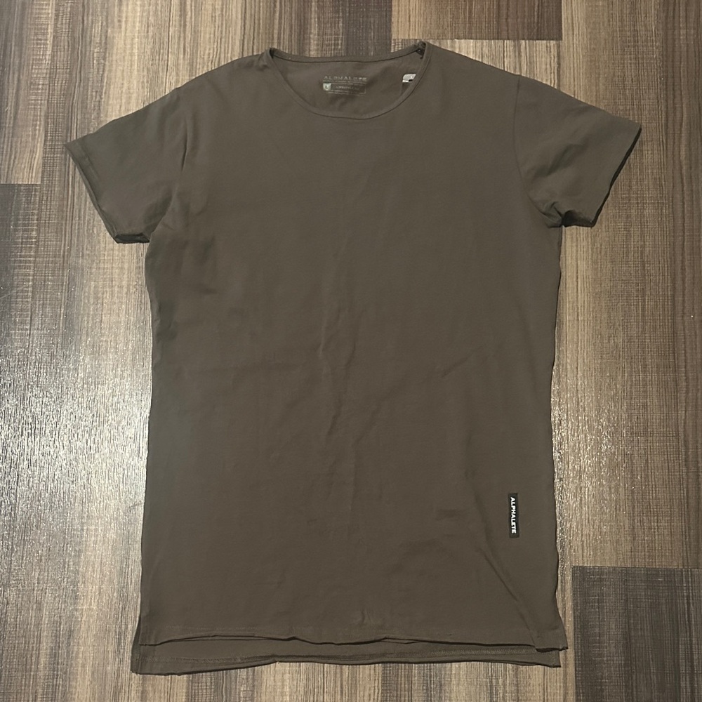 Alphalete Men’s Dark Brown Short Sleeve Tee - Size L